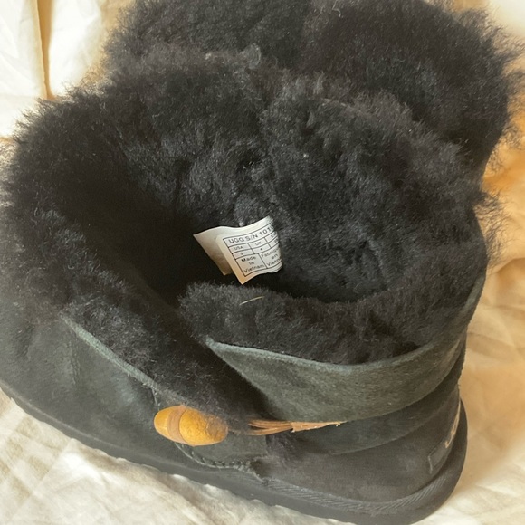 UGG Black Shearling Lined Boots - Picture 6 of 10